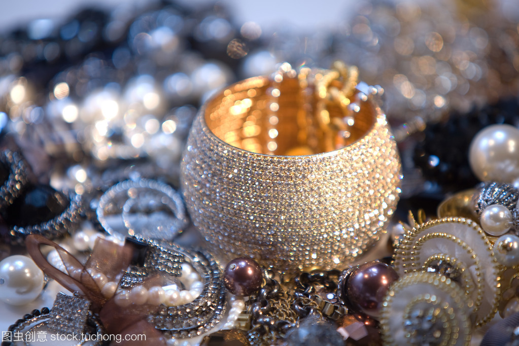璀璨光華 珠寶首飾的藝術(shù)與魅力